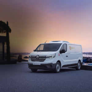 Renault Truck Commercials Master Van Service Offers