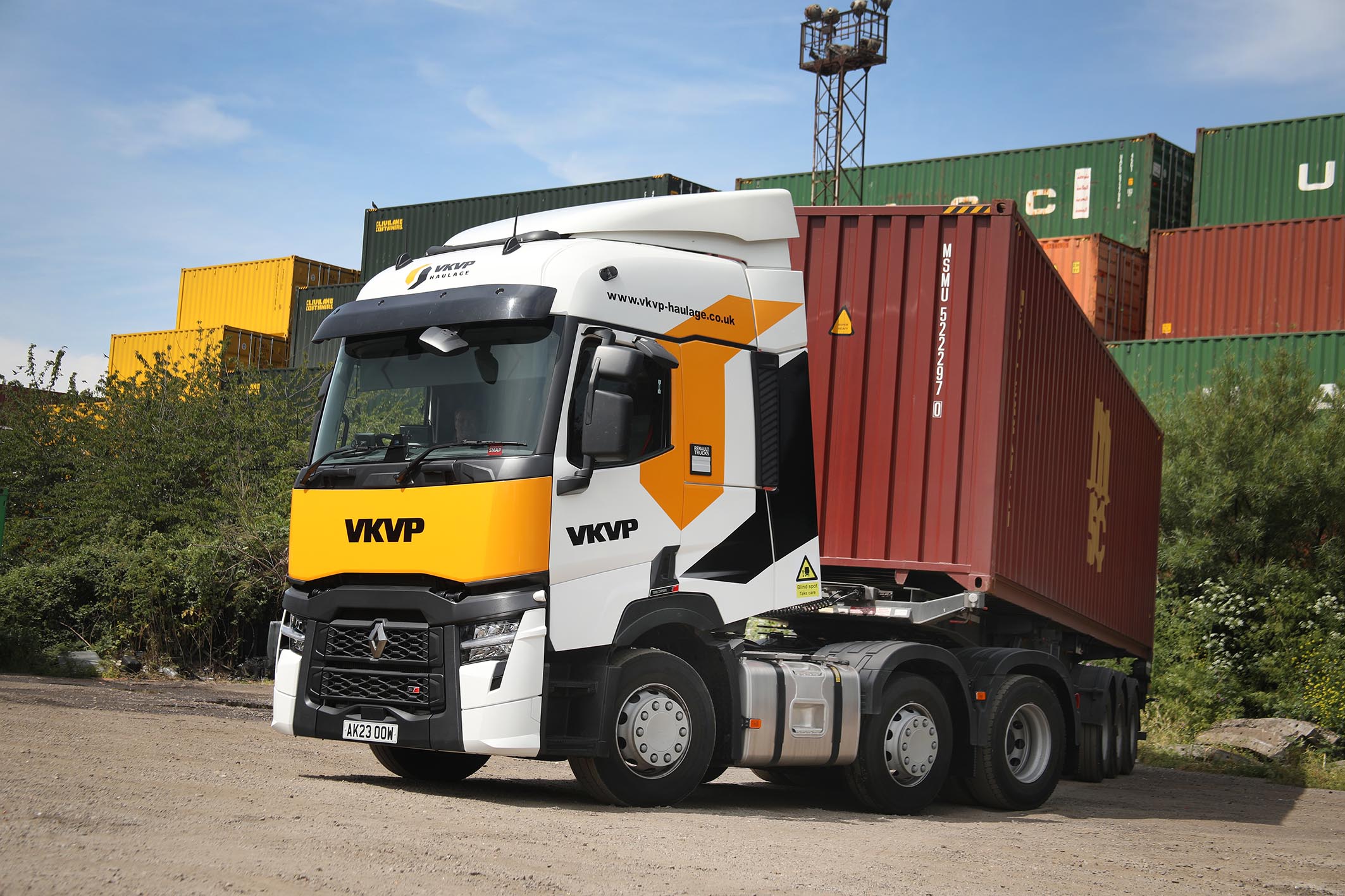 VKVP Haulage Ltd chooses Renault Truck Commercials Felixstowe for Turbo Compound fleet upgrade